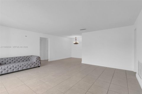 Villa ou maison à louer à Deerfield Beach, Floride: 3 chambres, 146.32 m2 № 2091311 - photo 10
