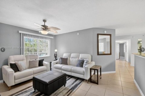 Condo in Boynton Beach, Florida, 3 bedrooms  № 2266074 - photo 5