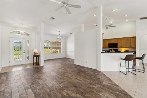 Villa ou maison à vendre à Rotonda, Floride: 3 chambres, 153.57 m2 № 1659063 - photo 3