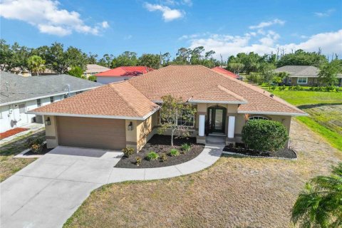 Villa ou maison à vendre à Rotonda, Floride: 3 chambres, 153.57 m2 № 1659063 - photo 2