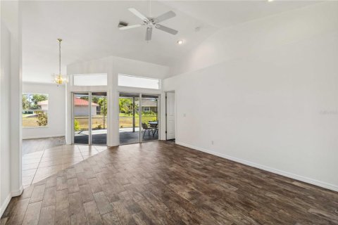 Villa ou maison à vendre à Rotonda, Floride: 3 chambres, 153.57 m2 № 1659063 - photo 8