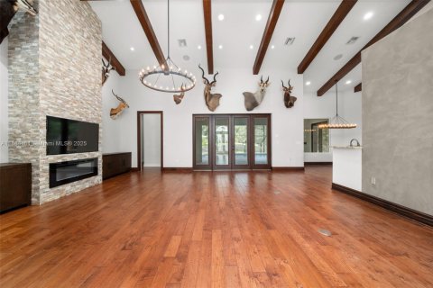 House in Sebring, Florida 5 bedrooms, 311.59 sq.m. № 1939105 - photo 8