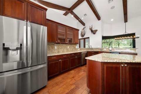 House in Sebring, Florida 5 bedrooms, 311.59 sq.m. № 1939105 - photo 15