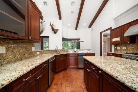 House in Sebring, Florida 5 bedrooms, 311.59 sq.m. № 1939105 - photo 14