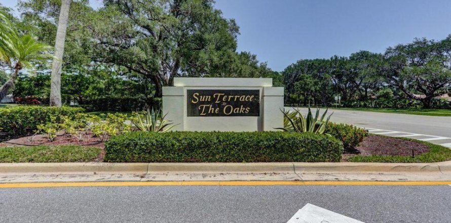 Townhouse in Palm Beach Gardens, Florida 2 bedrooms, 107.02 sq.m. № 939085