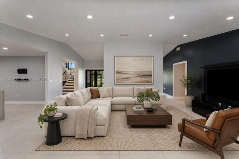 Casa en venta en Miami, Florida, 5 dormitorios, 296.17 m2 № 2378723 - foto 8