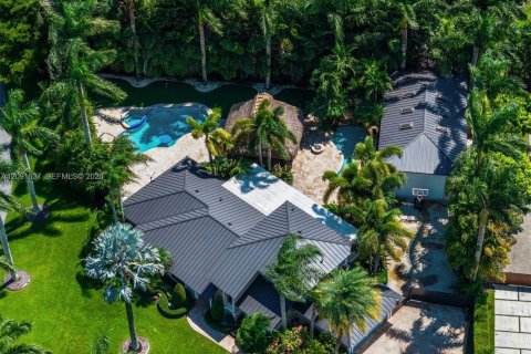 Casa en venta en Miami, Florida, 5 dormitorios, 296.17 m2 № 2378723 - foto 4