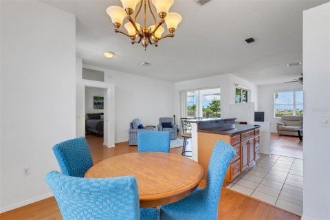 Casa en venta en Palmetto, Florida, 5 dormitorios, 210.98 m2 № 1769440 - foto 8