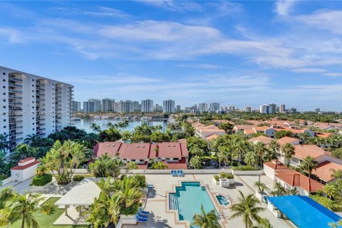Condo in Aventura, Florida, 2 bedrooms № 2065611 - photo 2