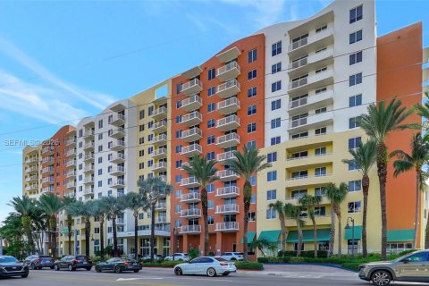 Condominio en alquiler en Aventura, Florida, 2 dormitorios, 99.78 m2 № 2026057 - foto 27