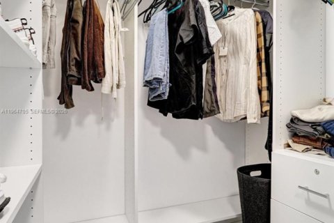 Condominio en alquiler en Aventura, Florida, 2 dormitorios, 99.78 m2 № 2026057 - foto 20