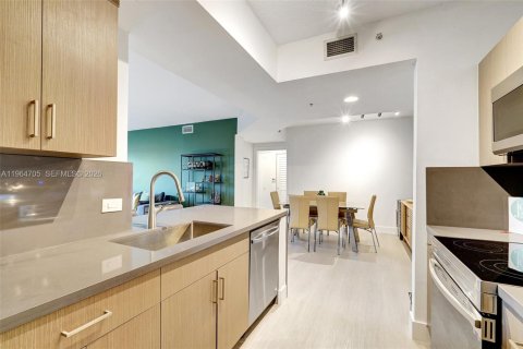 Condominio en alquiler en Aventura, Florida, 2 dormitorios, 99.78 m2 № 2026057 - foto 12