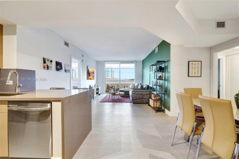 Condominio en Aventura, Florida, 2 dormitorios  № 2026057