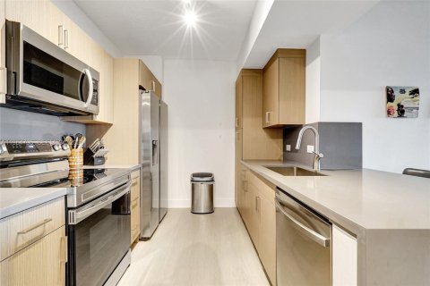 Condominio en alquiler en Aventura, Florida, 2 dormitorios, 99.78 m2 № 2026057 - foto 11