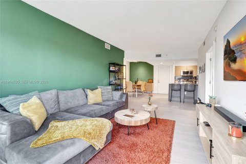 Condominio en alquiler en Aventura, Florida, 2 dormitorios, 99.78 m2 № 2026057 - foto 3