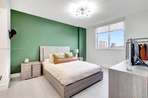 Condominio en alquiler en Aventura, Florida, 2 dormitorios, 99.78 m2 № 2026057 - foto 16