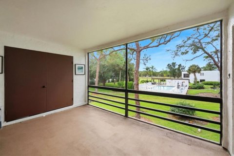 Condo in Sarasota, Florida, 2 bedrooms  № 2403565 - photo 26