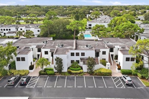 Condo in Sarasota, Florida, 2 bedrooms  № 2403565 - photo 2