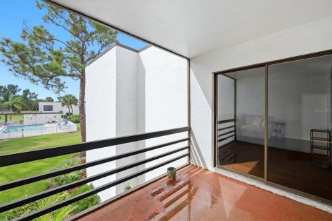 Condo in Sarasota, Florida, 2 bedrooms  № 2403565 - photo 23