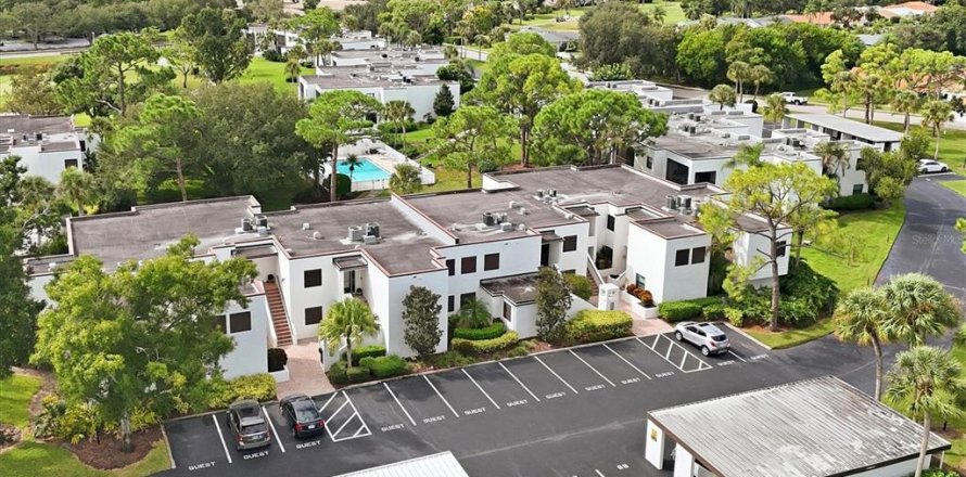 Condo in Sarasota, Florida, 2 bedrooms  № 2403565