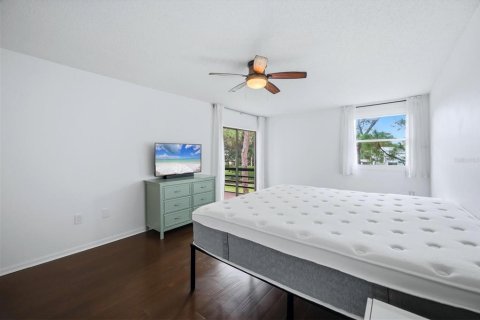 Condo in Sarasota, Florida, 2 bedrooms  № 2403565 - photo 18