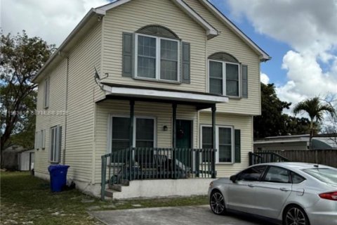 Immobilier commercial à vendre à Fort Lauderdale, Floride: 204.57 m2 № 2059547 - photo 3