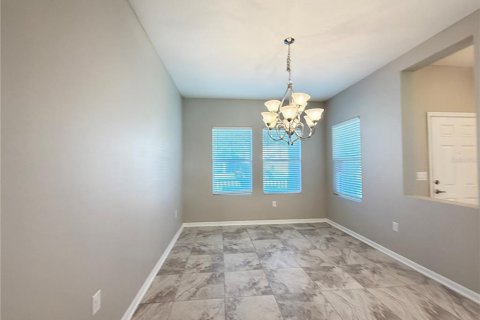 Villa ou maison à vendre à Apopka, Floride: 5 chambres, 298.59 m2 № 2342279 - photo 27