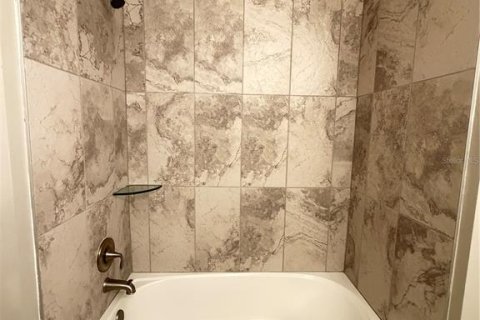 Villa ou maison à vendre à Apopka, Floride: 5 chambres, 298.59 m2 № 2342279 - photo 21