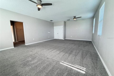 Villa ou maison à vendre à Apopka, Floride: 5 chambres, 298.59 m2 № 2342279 - photo 6