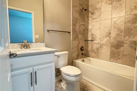 Villa ou maison à vendre à Apopka, Floride: 5 chambres, 298.59 m2 № 2342279 - photo 15