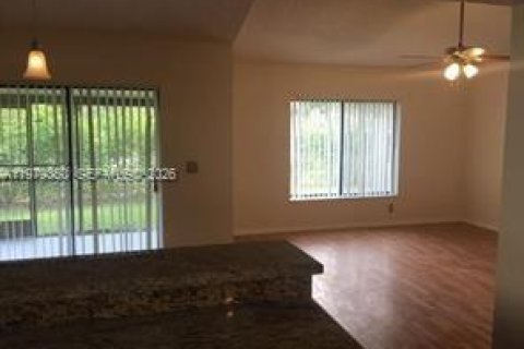Adosado en venta en Greenacres, Florida, 2 dormitorios, 105.26 m2 № 2046042 - foto 4