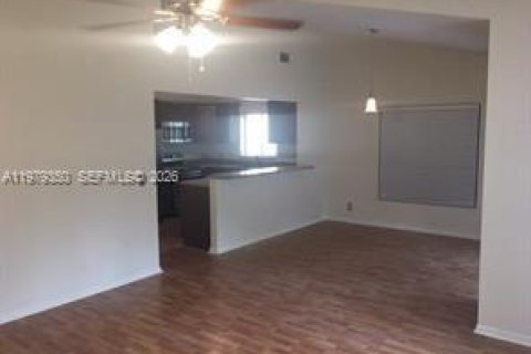 Adosado en venta en Greenacres, Florida, 2 dormitorios, 105.26 m2 № 2046042 - foto 5