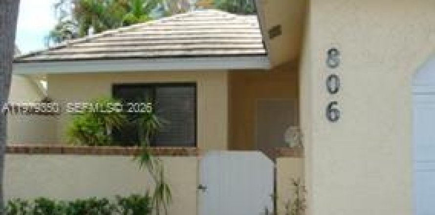Adosado en Greenacres, Florida 2 dormitorios, 105.26 m2 № 2046042