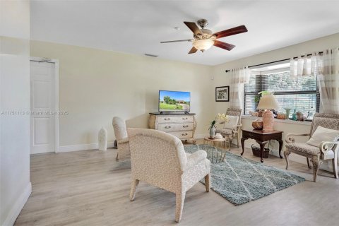 Commercial property in Port St. Lucie, Florida № 1860077 - photo 5