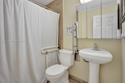 Commercial property in Port St. Lucie, Florida № 1860077 - photo 12