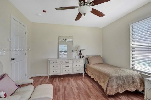 Commercial property in Port St. Lucie, Florida № 1860077 - photo 6