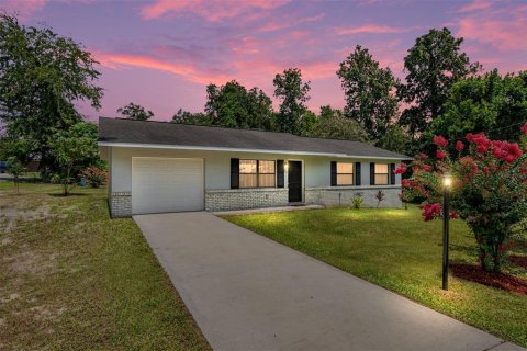 Villa ou maison à vendre à Ocala, Floride: 3 chambres, 94.2 m2 № 1568693 - photo 1