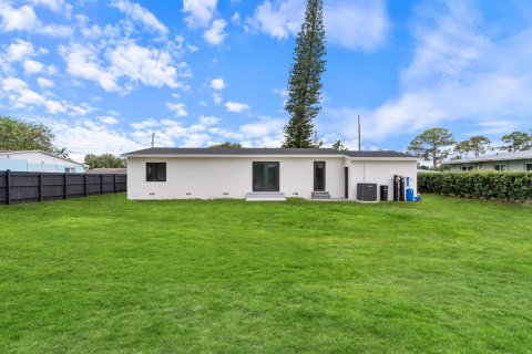 Villa ou maison à vendre à West Palm Beach, Floride: 3 chambres, 115.2 m2 № 2088096 - photo 4