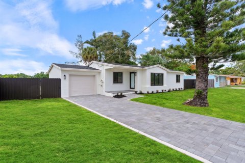 Villa ou maison à West Palm Beach, Floride 3 chambres, 115.2 m2 № 2088096