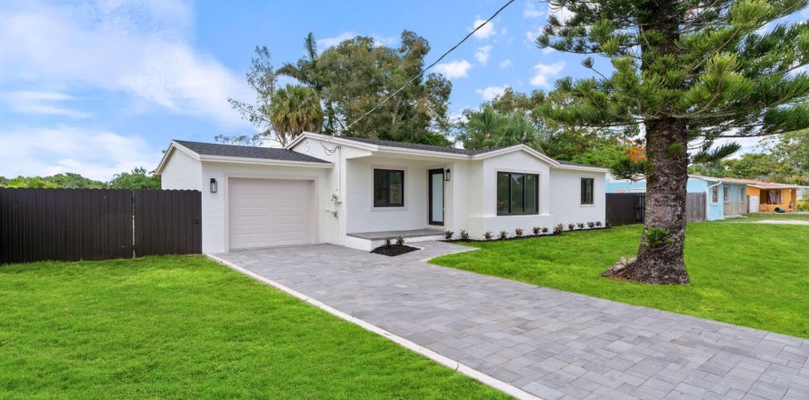 Villa ou maison à West Palm Beach, Floride 3 chambres, 115.2 m2 № 2088096