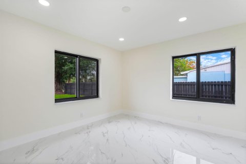 Villa ou maison à vendre à West Palm Beach, Floride: 3 chambres, 115.2 m2 № 2088096 - photo 24