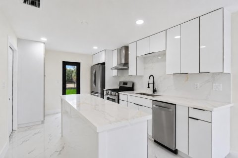 Villa ou maison à vendre à West Palm Beach, Floride: 3 chambres, 115.2 m2 № 2088096 - photo 15