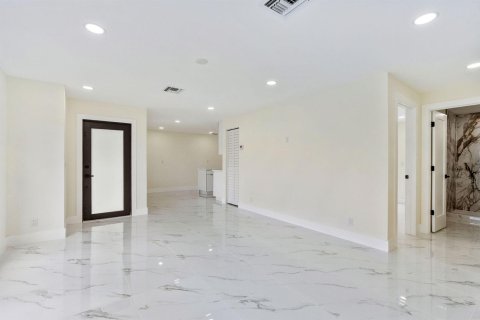 Villa ou maison à vendre à West Palm Beach, Floride: 3 chambres, 115.2 m2 № 2088096 - photo 7