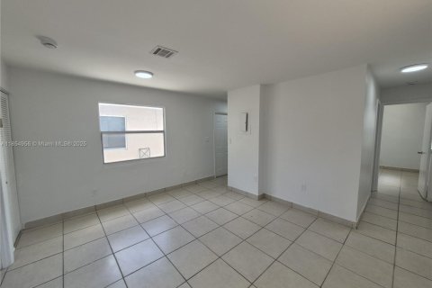 Apartment in Fort Lauderdale, Florida 2 bedrooms, 62.71 sq.m. № 1981529 - photo 2