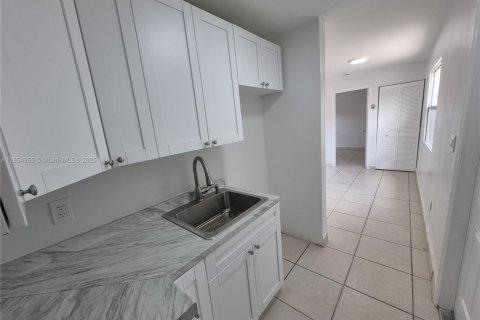 Apartment in Fort Lauderdale, Florida 2 bedrooms, 62.71 sq.m. № 1981529 - photo 4