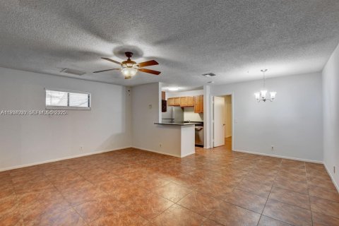 Condominio en venta en Boynton Beach, Florida, 2 dormitorios, 80.27 m2 № 1992390 - foto 3