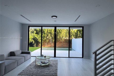 Townhouse in Miami, Florida 4 bedrooms, 222.97 sq.m. № 2044186 - photo 22