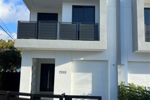 Townhouse in Miami, Florida 4 bedrooms, 222.97 sq.m. № 2044186 - photo 28