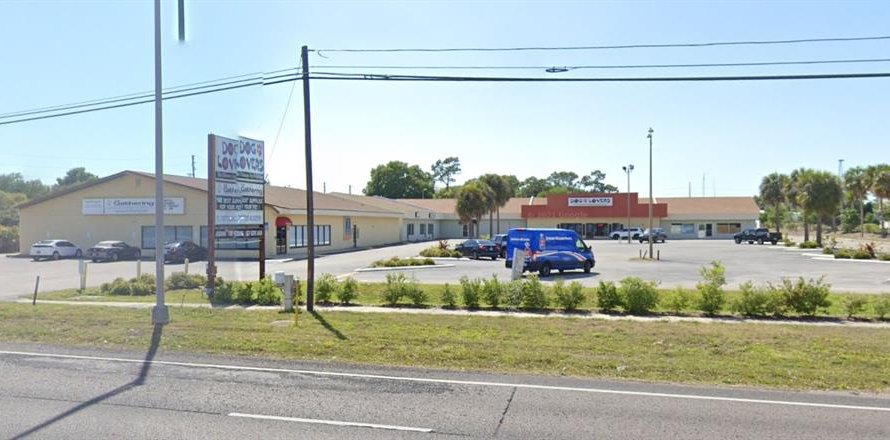 Propiedad comercial en Tarpon Springs, Florida 2476.22 m2 № 214166
