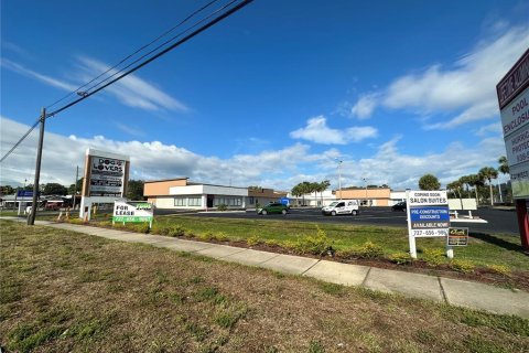 Propiedad comercial en alquiler en Tarpon Springs, Florida, 2476.22 m2 № 214166 - foto 15